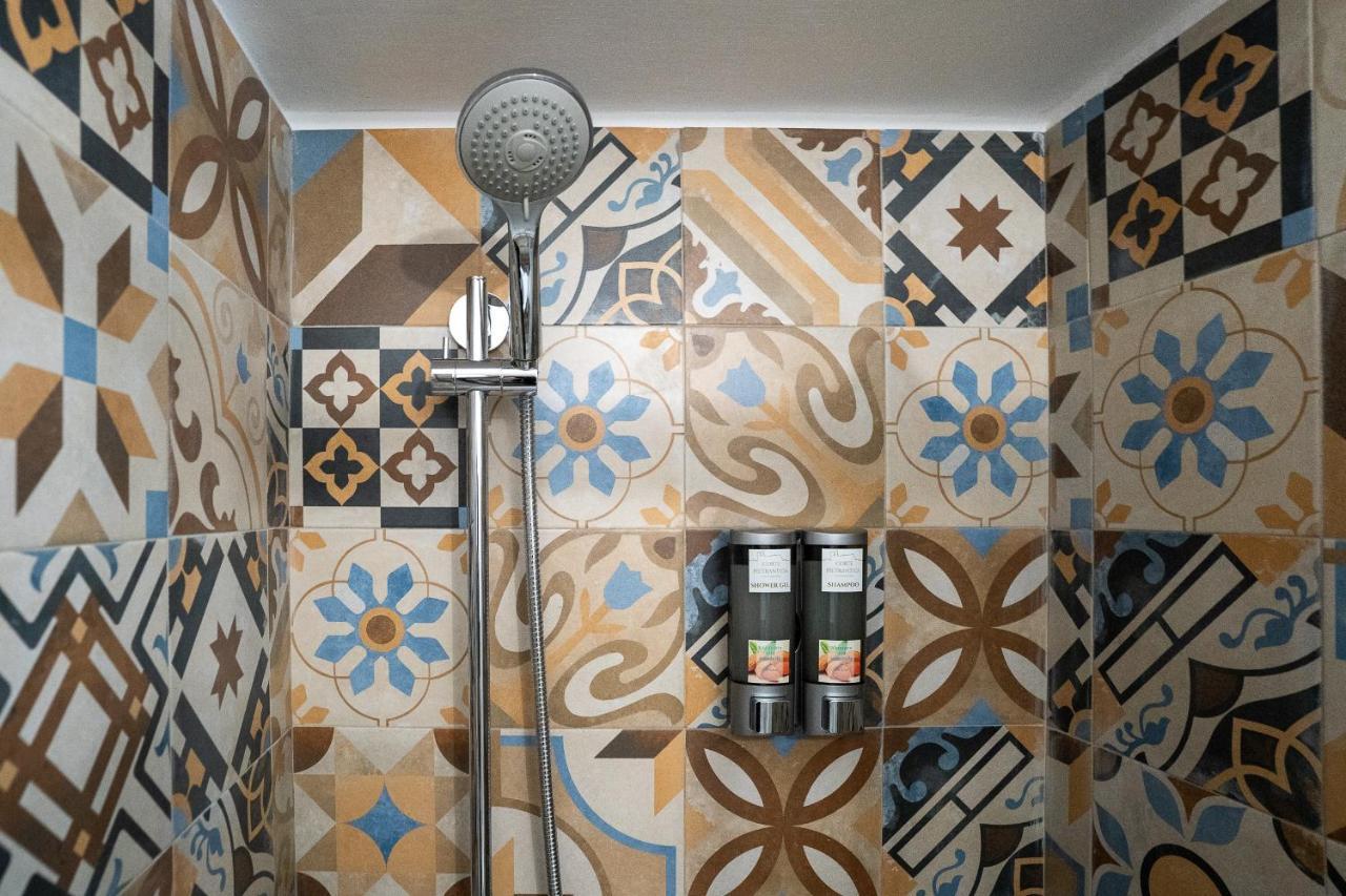 Corte Pietrantica - Charming Rooms & Suites 焦维纳佐 外观 照片