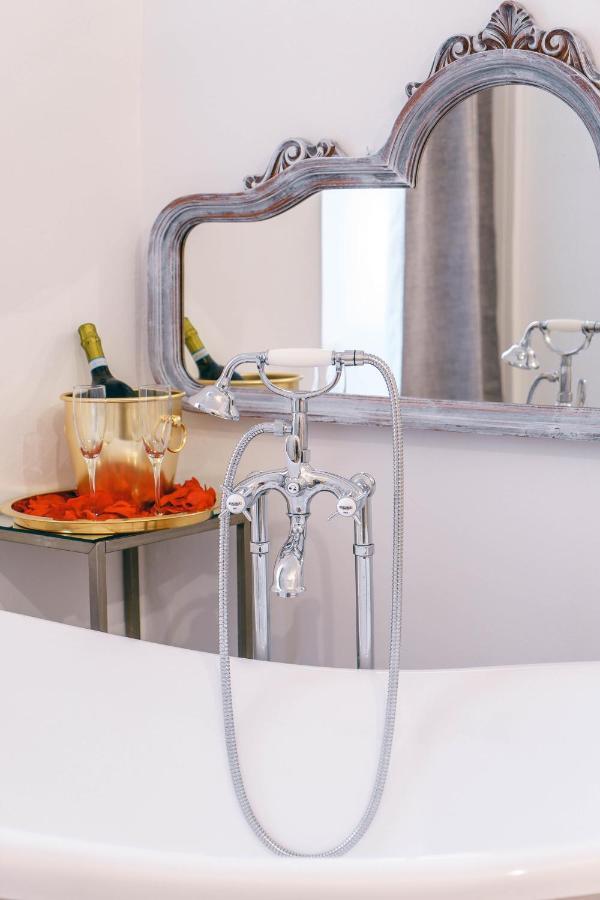 Corte Pietrantica - Charming Rooms & Suites 焦维纳佐 外观 照片