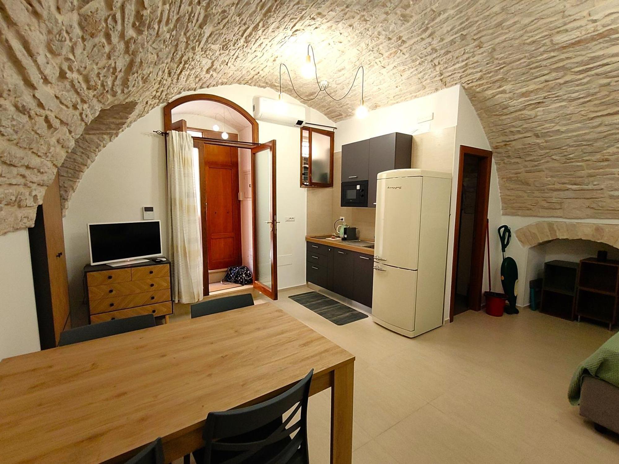 Corte Pietrantica - Charming Rooms & Suites 焦维纳佐 外观 照片