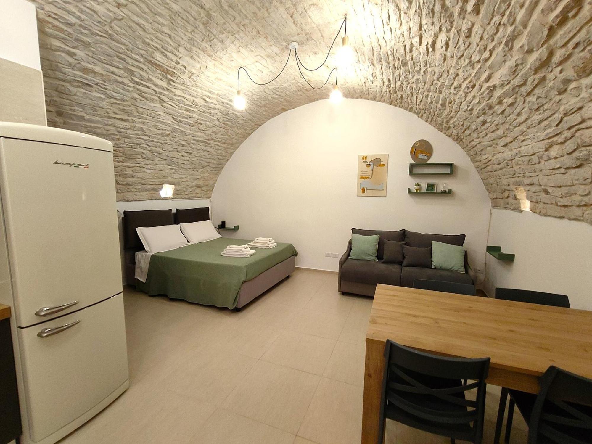 Corte Pietrantica - Charming Rooms & Suites 焦维纳佐 外观 照片